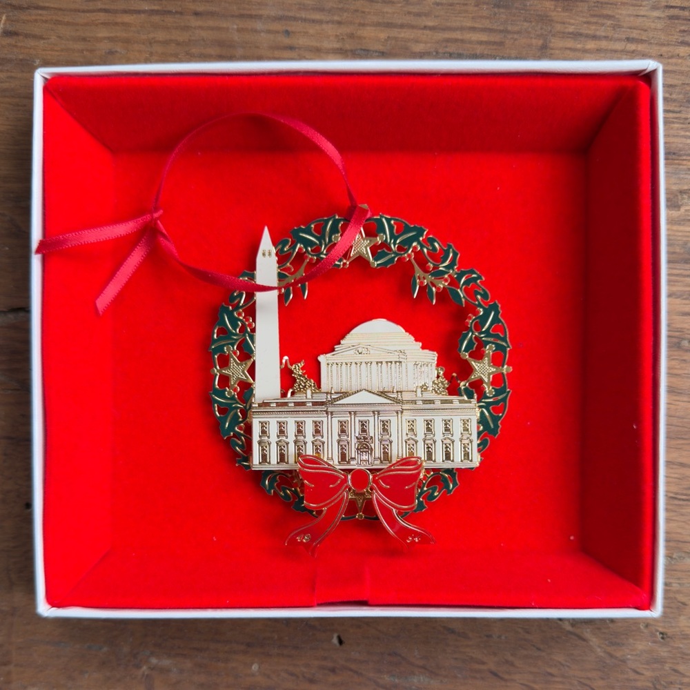 Vintage 1994 White House Gift Shop Ornament: The Washington Collage 3”